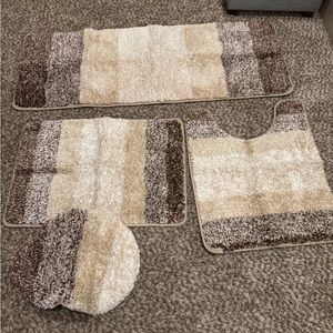 Luxury 4pc Bath Mat Set in Brown and Cream